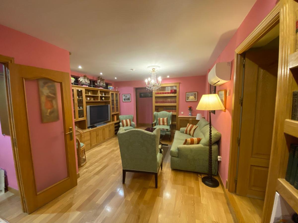 Apartamentos Carlos Мадрид Екстериор снимка