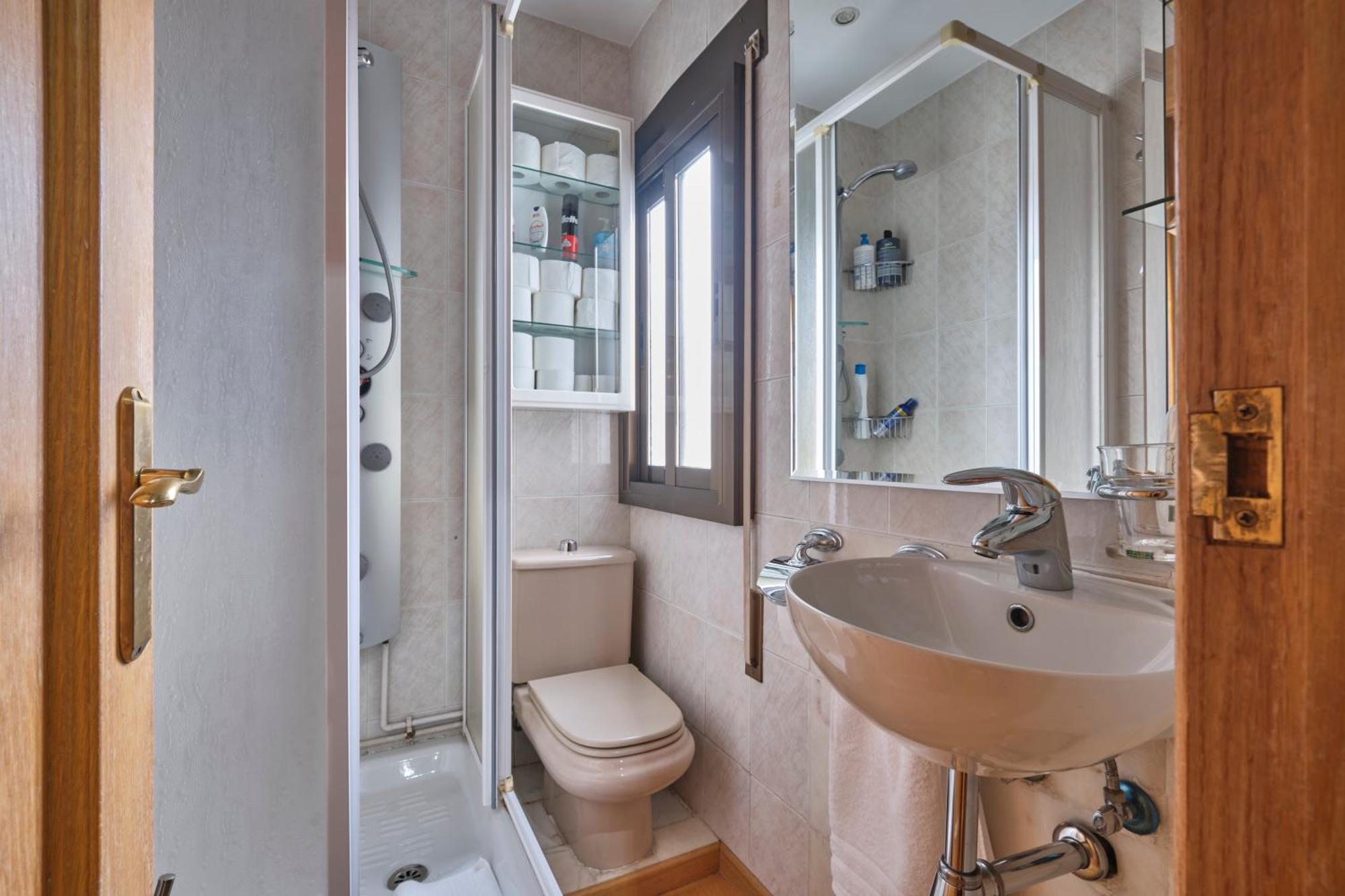 Apartamentos Carlos Мадрид Екстериор снимка