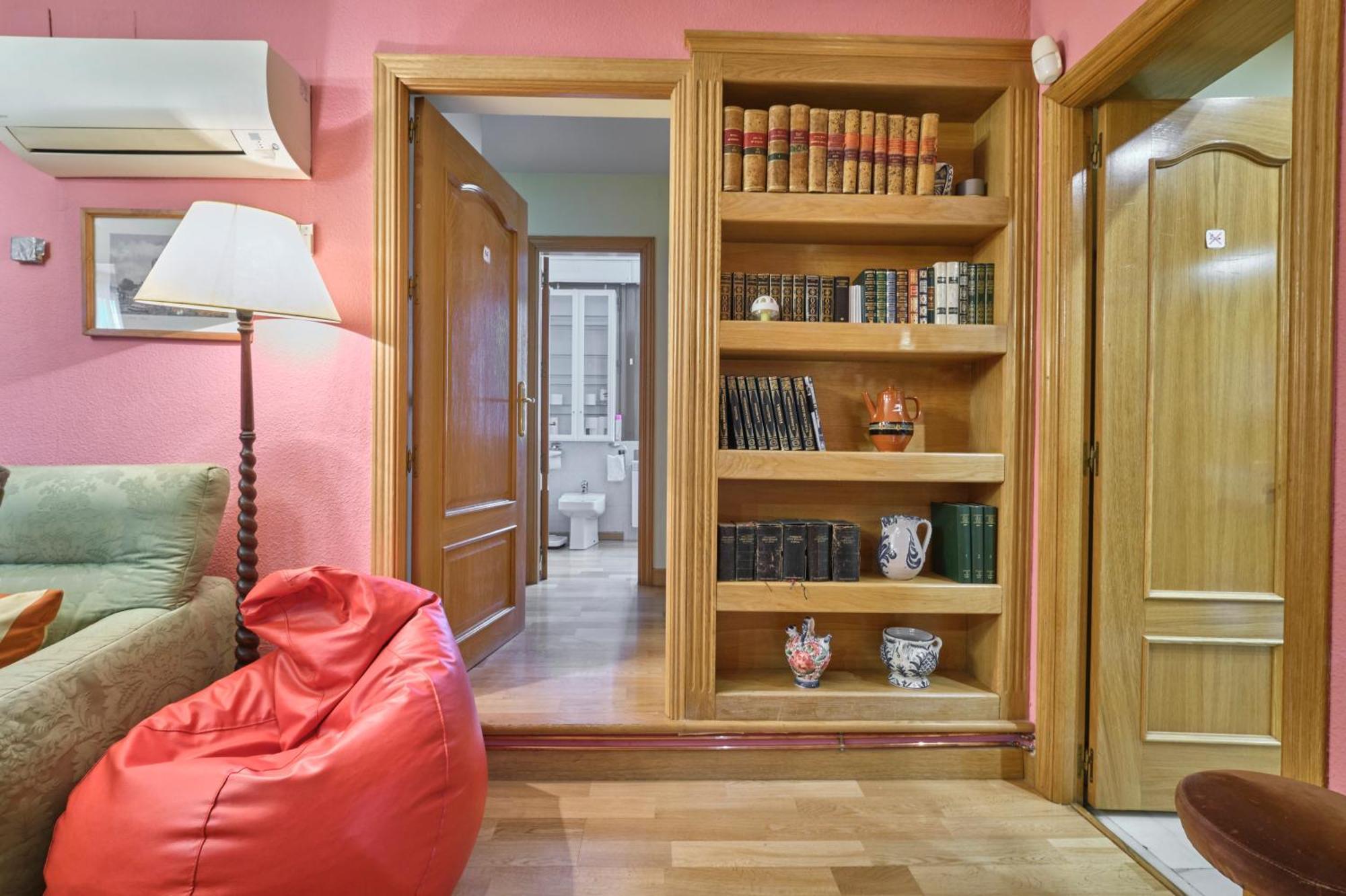 Apartamentos Carlos Мадрид Екстериор снимка