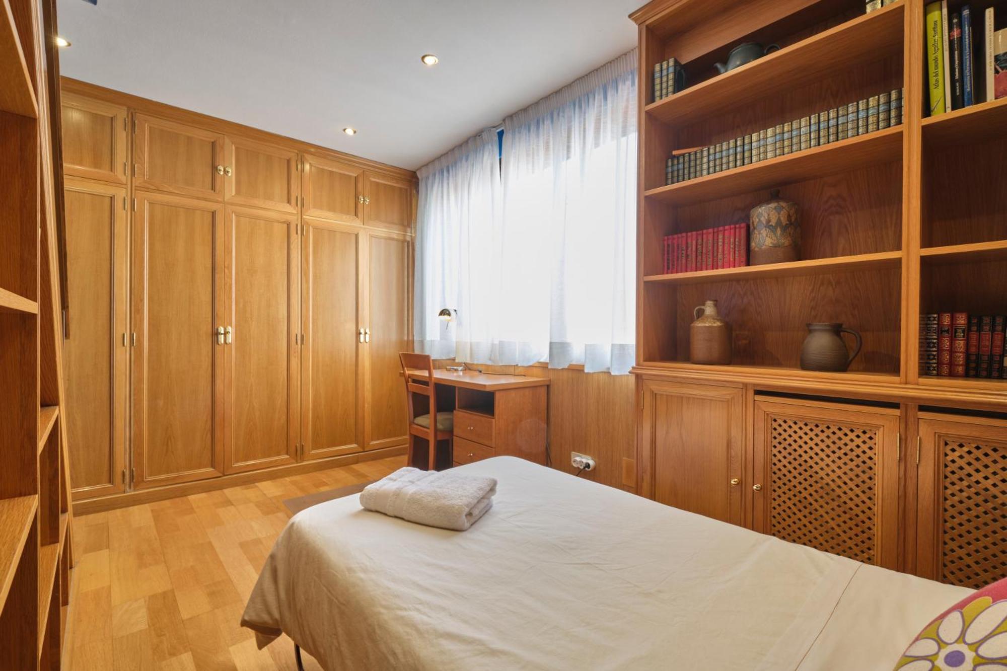 Apartamentos Carlos Мадрид Екстериор снимка
