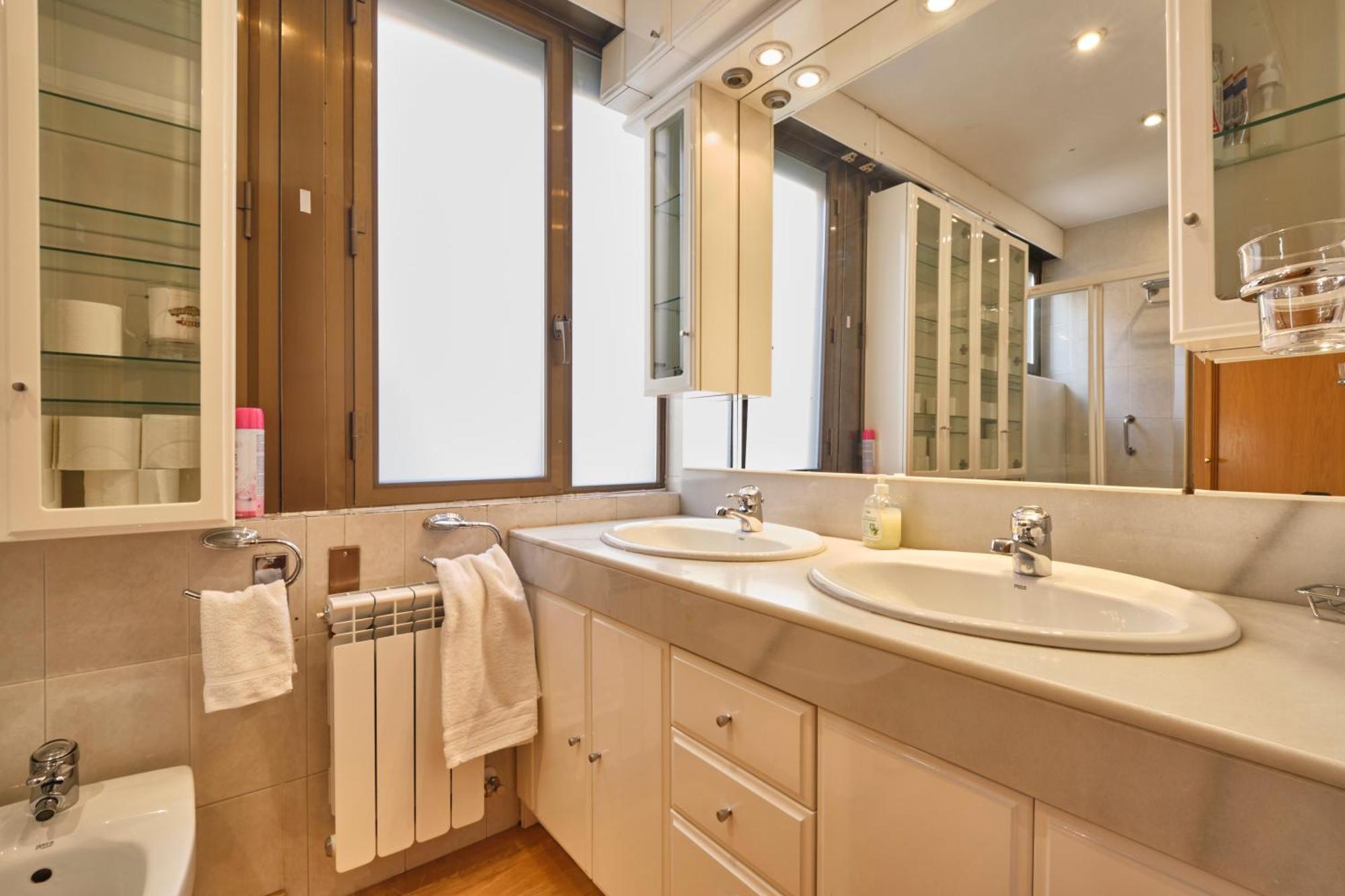 Apartamentos Carlos Мадрид Екстериор снимка
